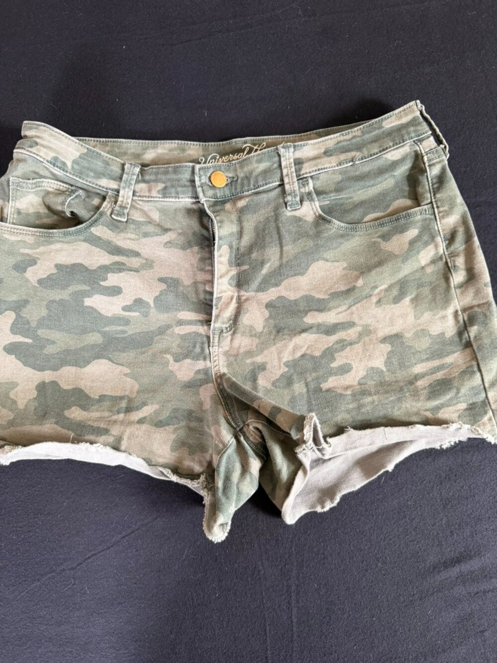 Women's Camo High Rise Midi Shorts Sizee 14/32